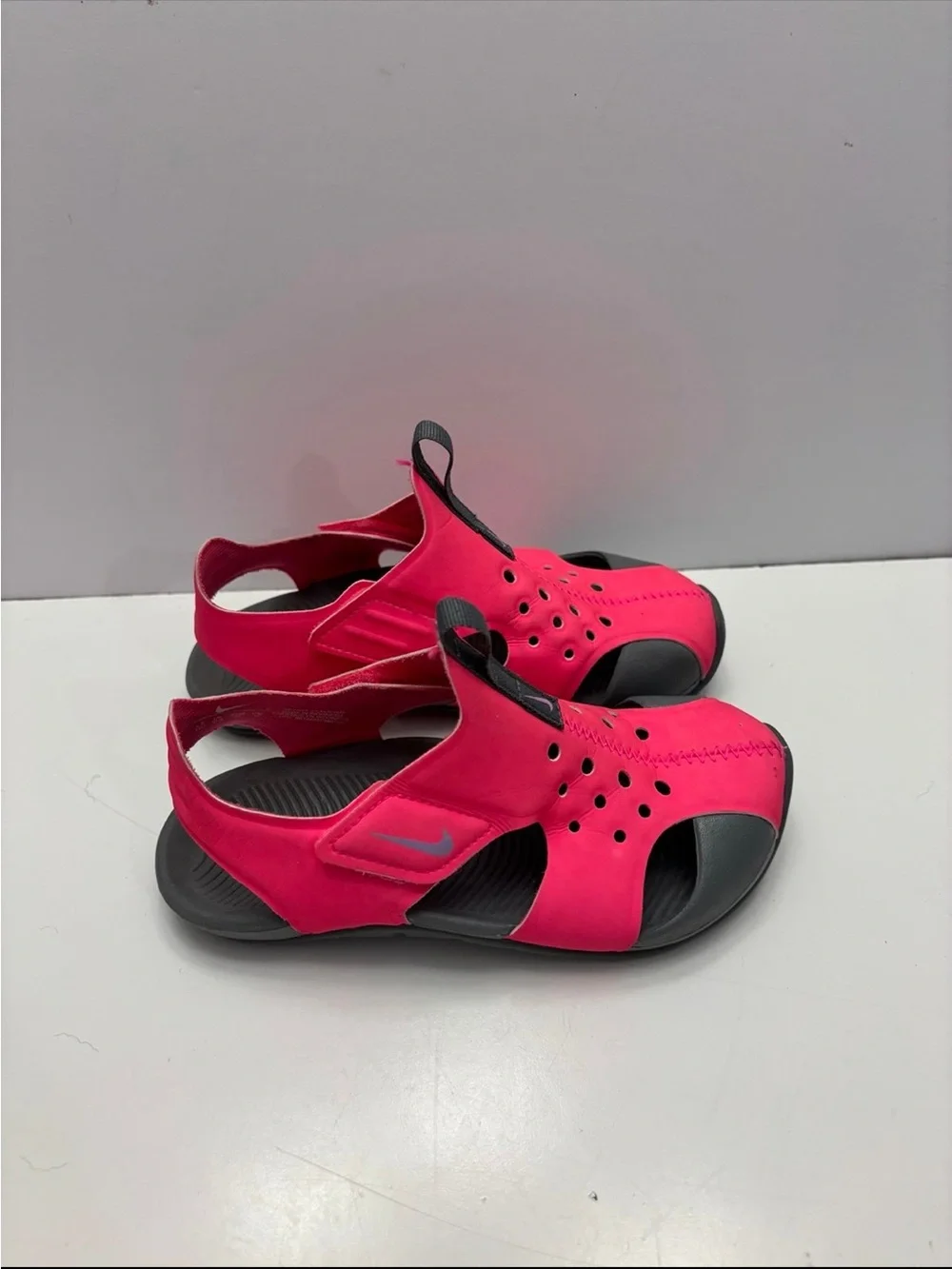 Nike girls Sunray Protect 2 'Hyper Pink Grey' kids size 11 c